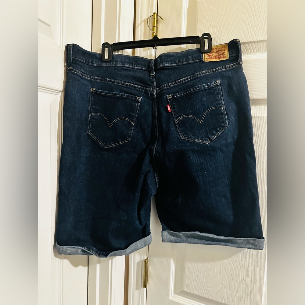 Women’s Levi Strauss size 18w Bermuda shorts - Picture 2 of 2
